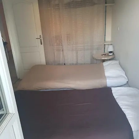 13 Rue De La Fontaine F11