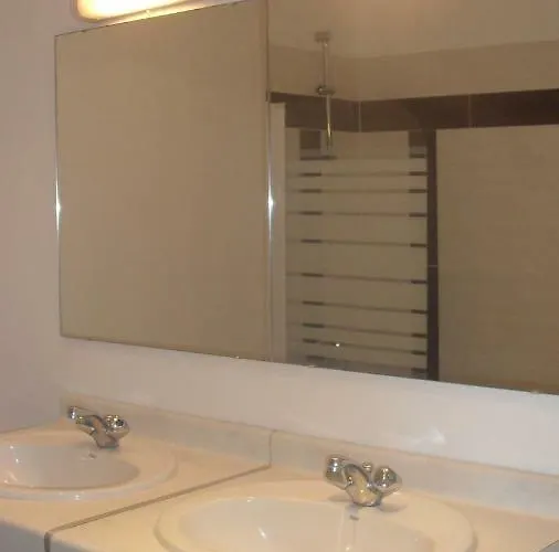 Apartment 13 Rue De La Fontaine F11